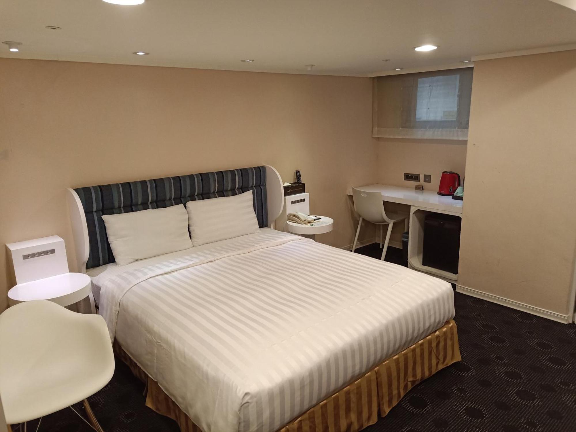 Ximen Airline Hotel Тайбей Екстер'єр фото